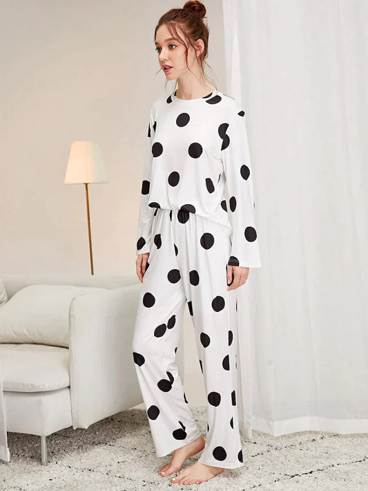 Chemise de nuit imprimée à pois noirs et blancs