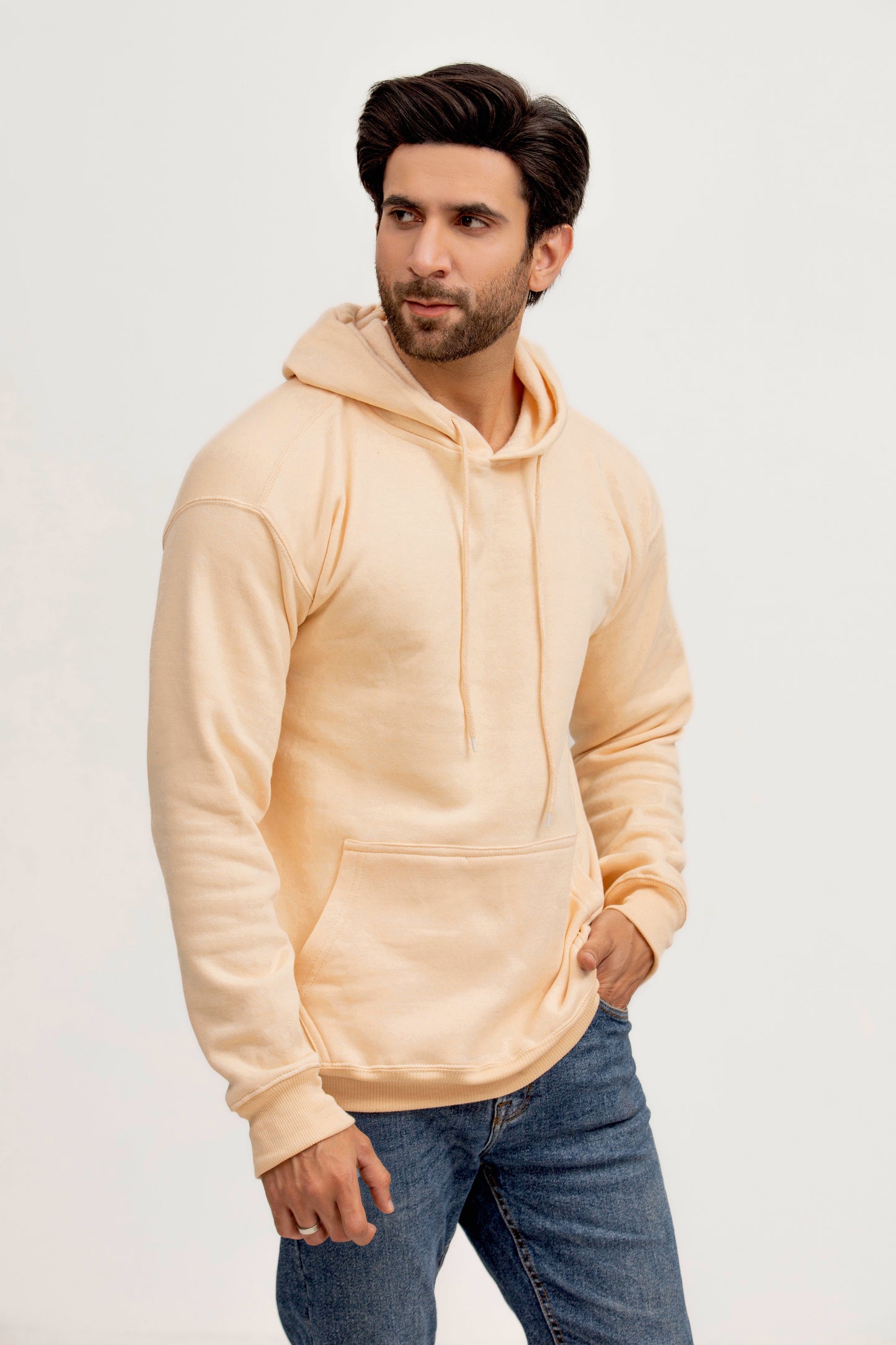 Sudadera con capucha color crema